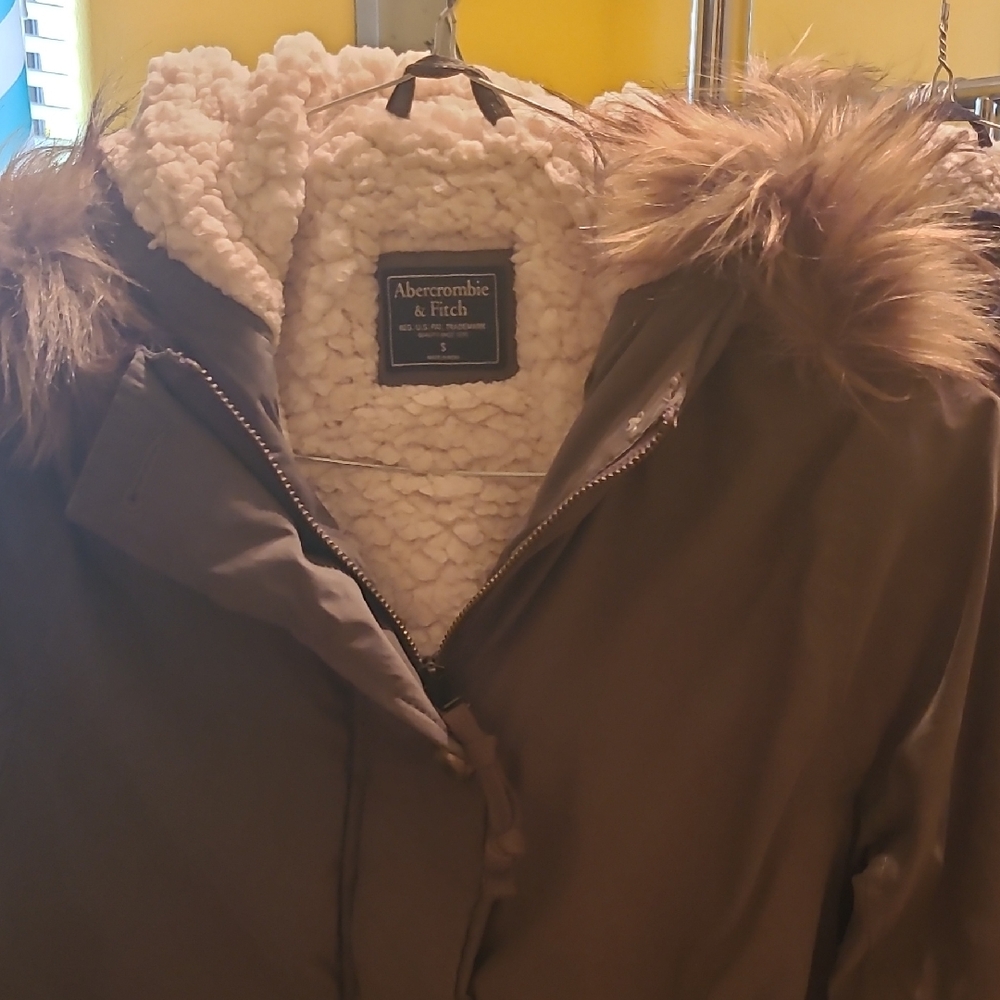 Abercrombie & Fitch Women's Tan Puffer with Faux Fur Trim